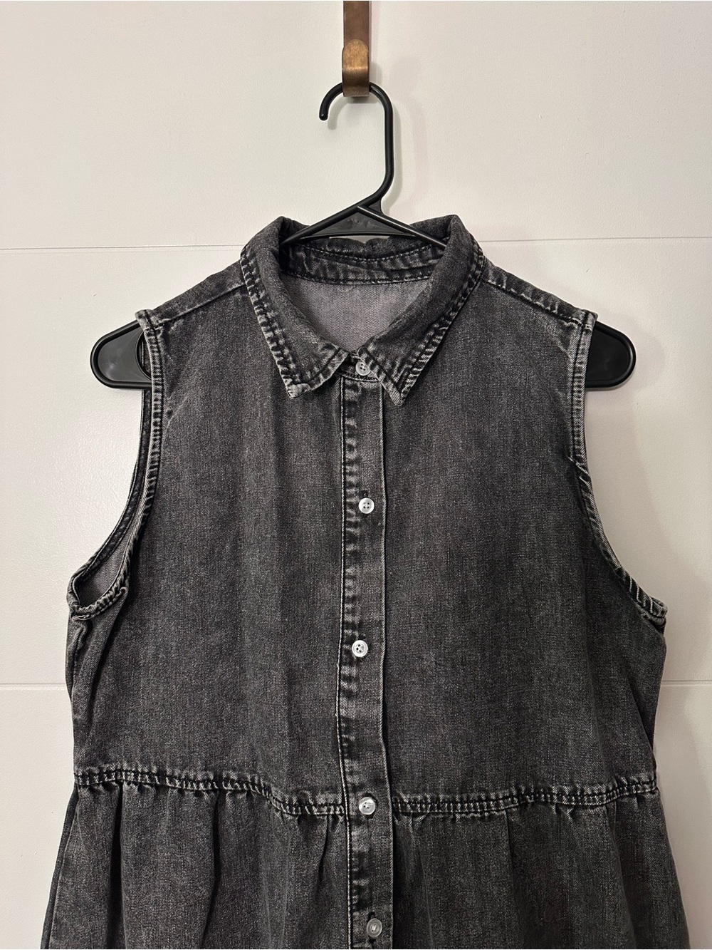 Amazon Sleeveless Button-Front Denim Dress in Black/Grey Size M - Picture 5 of 7